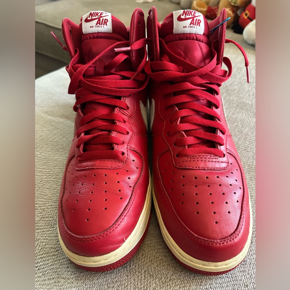 Men’s Nike Air Force 1 High NAI-KE Swoosh Rare